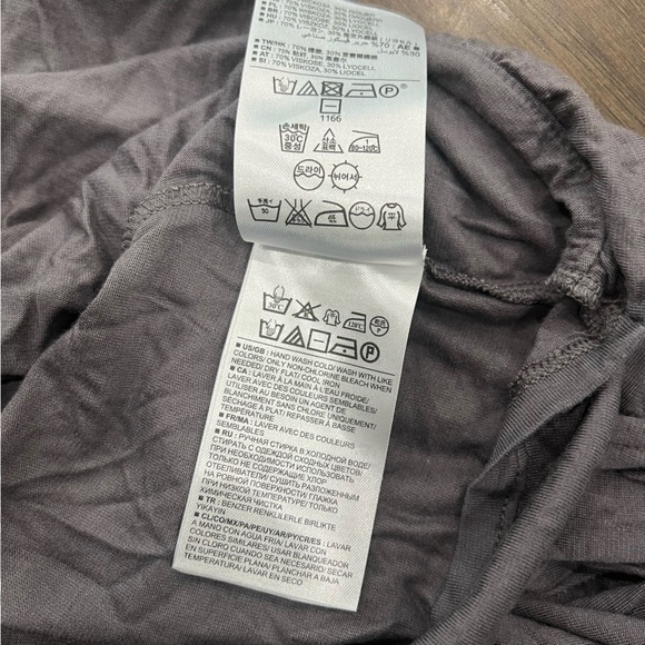 Banana Republic Sleeveless Top - Picture 13 of 14